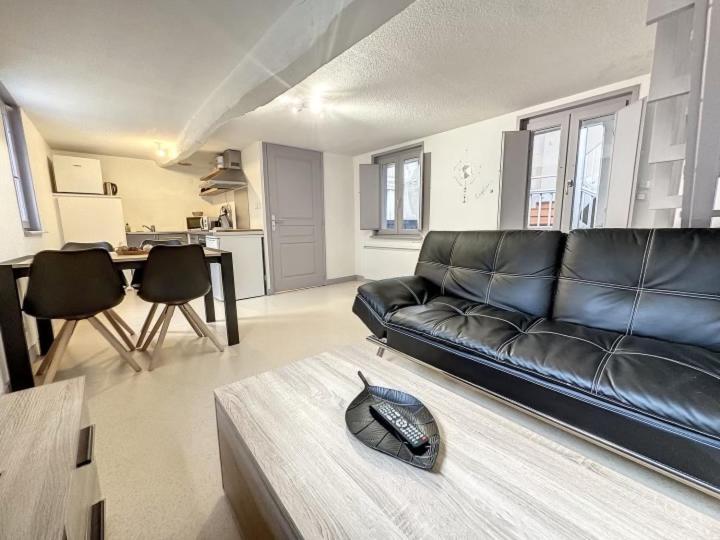 Bury Apartment *